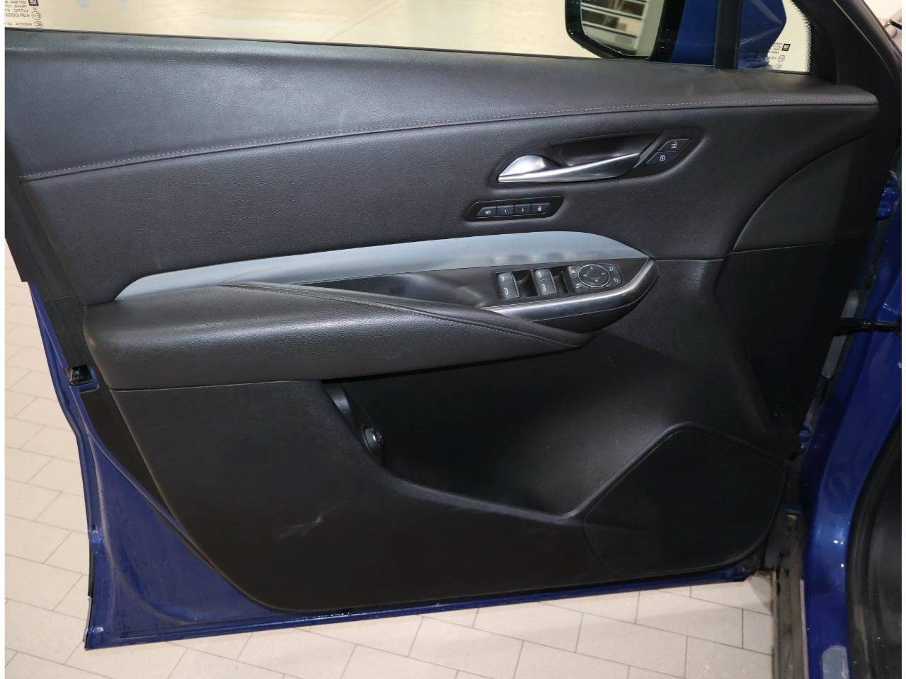 Used 2021 Cadillac XT4 Premium Luxury w/ Cold Weather Package FWD image 10