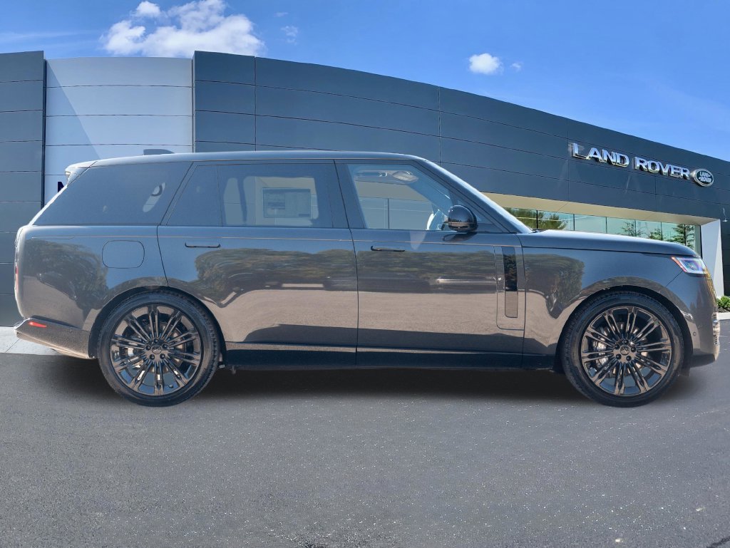 New 2027 Land Rover Range Rover Long Wheelbase SE AWD/4WD image 8