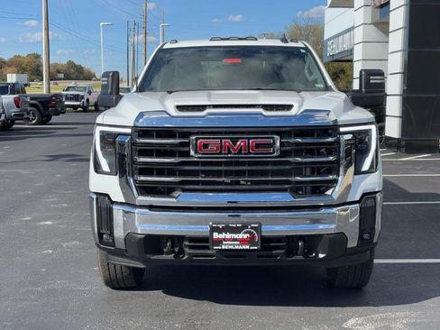 Used 2025 GMC Sierra 2500 SLE w/ SLE Value Package; image 12