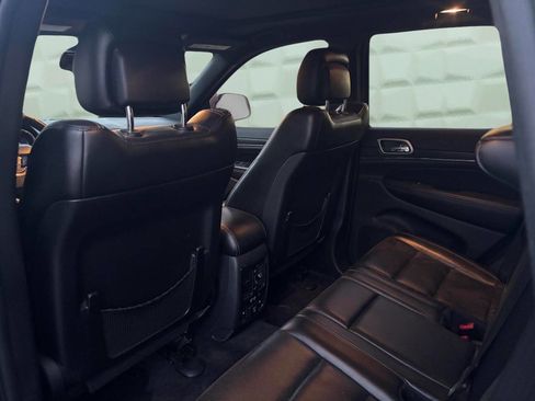 Used 2015 Jeep Grand Cherokee Limited w/ Luxury Group II image 23