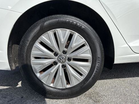 Used 2019 Volkswagen Jetta SE FWD image 19
