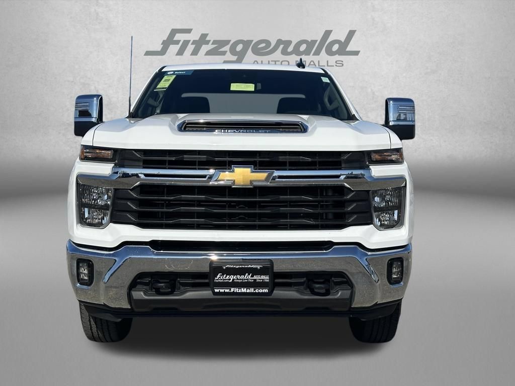 Used 2025 Chevrolet Silverado 2500 LT w/ Convenience Package AWD/4WD image 3
