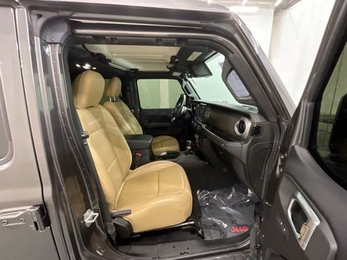 Used 2019 Jeep Wrangler Unlimited Rubicon w/ Dual Top Group AWD/4WD image 22