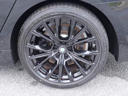 Used 2022 BMW 750Li xDrive AWD/4WD image 36