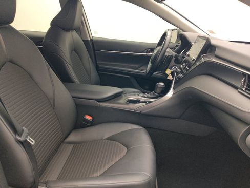 Used 2023 Toyota Camry SE FWD image 21
