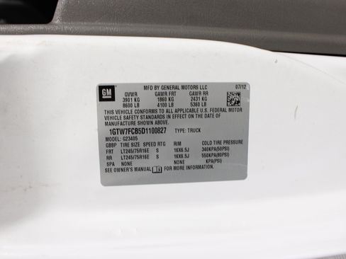 Used 2013 GMC Savana 2500 w/ Cold Climate Package RWD image 35