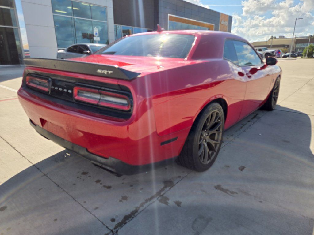 Used 2016 Dodge Challenger SRT Hellcat RWD image 3