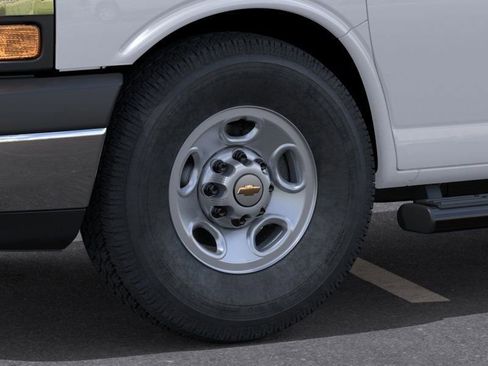 New 2024 Chevrolet Express 3500 LS w/ Chrome Appearance Package RWD image 26