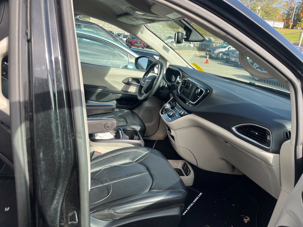 Used 2020 Chrysler Voyager Lxi FWD image 5
