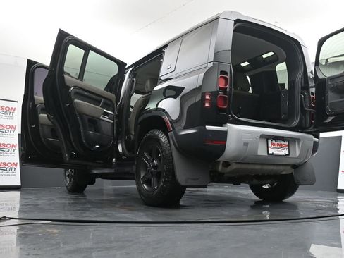 Used 2022 Land Rover Defender 110 S image 45