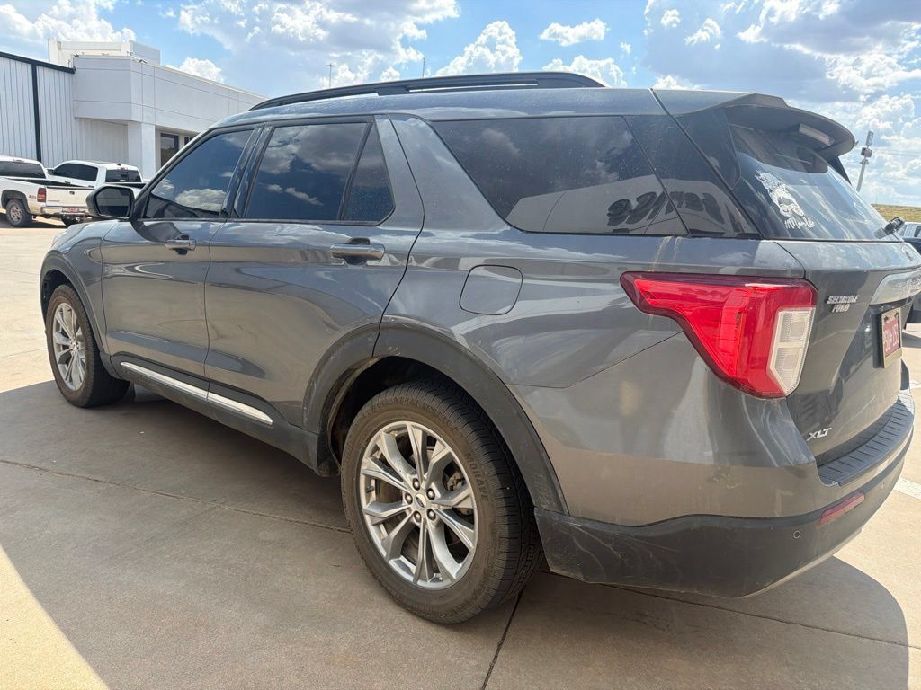Used 2022 Ford Explorer XLT w/ Equipment Group 202A AWD/4WD image 5