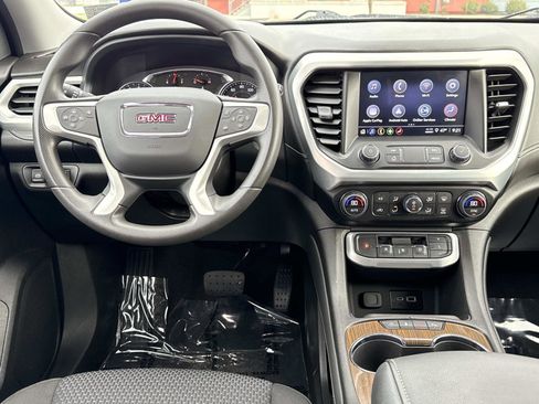 Used 2023 GMC Acadia SLE image 2