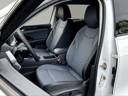 New 2026 Volkswagen Tiguan SE image 19