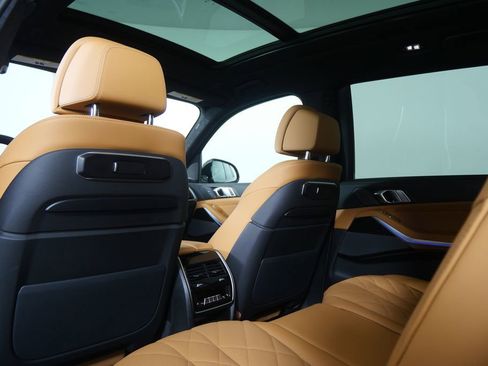 Used 2025 BMW X7 xDrive40i w/ M Sport Package image 22
