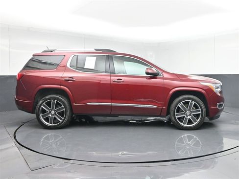 Used 2018 GMC Acadia Denali w/ Technology Package AWD/4WD image 4