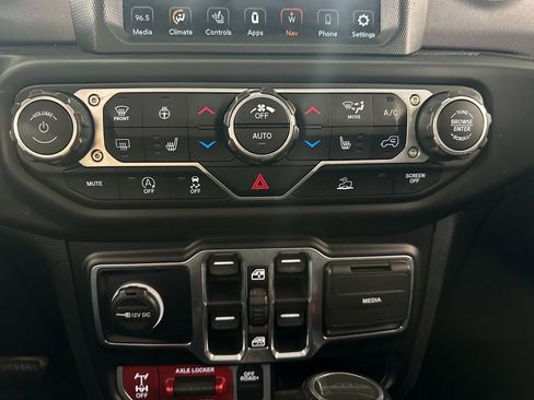 Certified 2020 Jeep Gladiator Mojave w/ Dual Top Group image 26