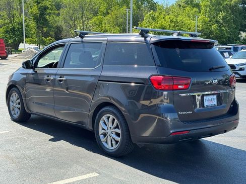 Used 2021 Kia Sedona EX FWD image 6