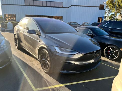 Used 2023 Tesla Model X Plaid image 2