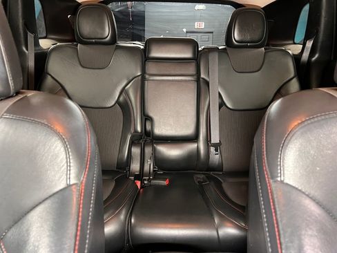 Used 2016 Jeep Cherokee Trailhawk w/ Cold Weather Group image 19