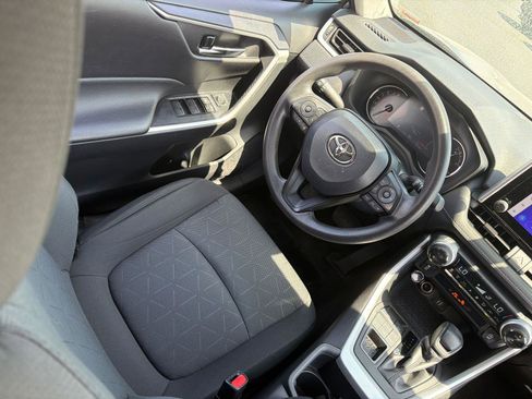 Used 2024 Toyota RAV4 XLE AWD/4WD image 16
