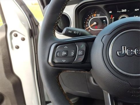 Used 2024 Jeep Gladiator Sport image 18