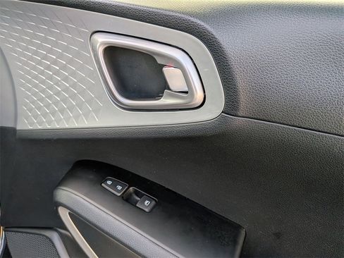 Used 2024 Kia Soul LX w/ Option Group 015 image 31