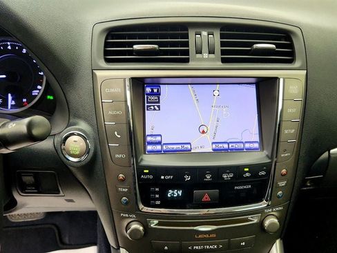 Used 2013 Lexus IS 250C w/ Luxury Pkg RWD image 18