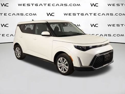 Used 2023 Kia Soul LX FWD image 40