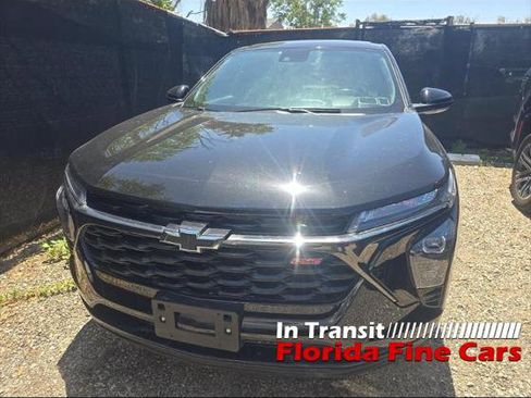 Used 2024 Chevrolet Trax RS w/ Driver Confidence Package FWD image 3