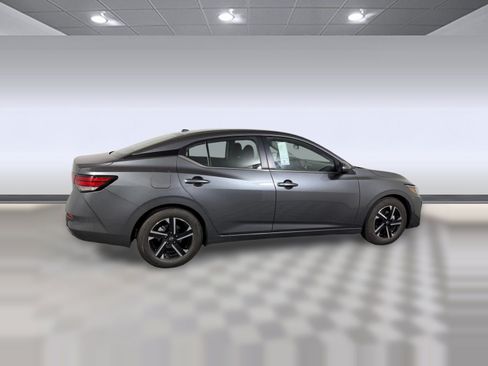 Used 2025 Nissan Sentra SV FWD image 7