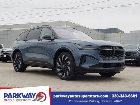 New 2026 Lincoln Nautilus Reserve w/ Jet Appearance Package image 1