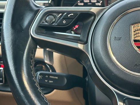 Used 2017 Porsche Macan S image 30