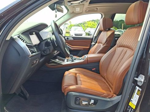 Used 2019 BMW X7 xDrive40i w/ Premium Package AWD/4WD image 2