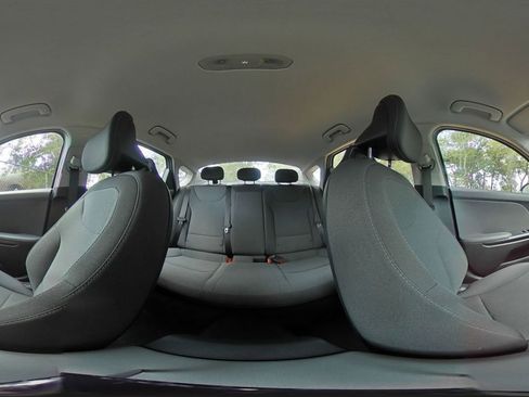 Used 2025 Kia K4 LXS image 40