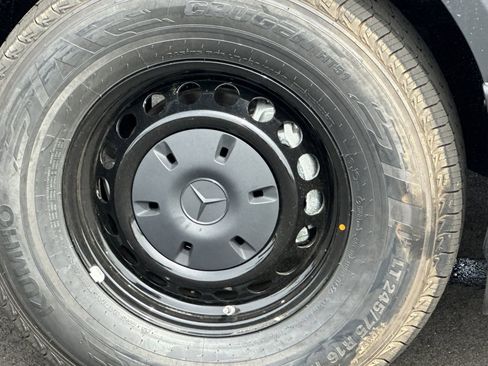New 2025 Mercedes-Benz Sprinter 2500 image 31