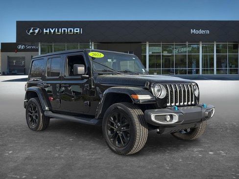 Used 2022 Jeep Wrangler Unlimited Sahara w/ Cold Weather Group image 3