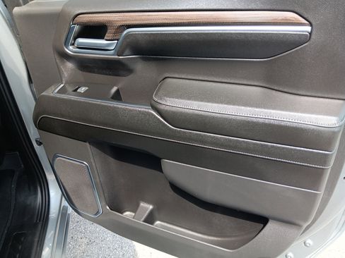 Used 2023 Chevrolet Silverado 1500 LT AWD/4WD image 18