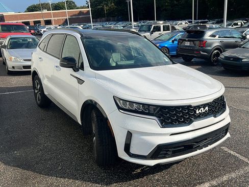 Certified 2023 Kia Sorento S w/ Panoramic Sunroof Package FWD image 1