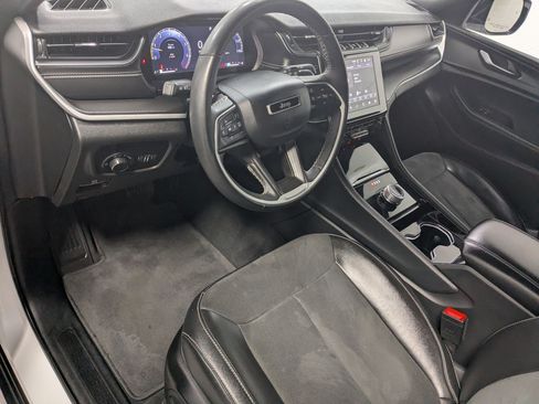 Used 2023 Jeep Grand Cherokee L Laredo AWD/4WD image 12