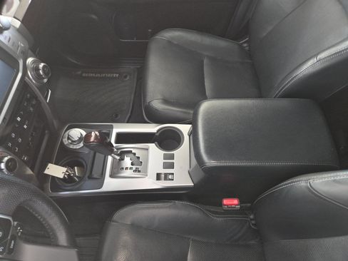 Used 2014 Toyota 4Runner Limited AWD/4WD image 17