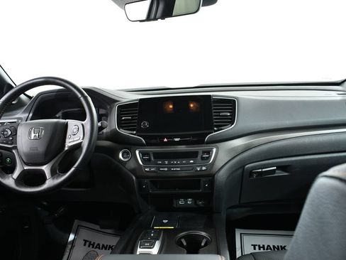 Used 2025 Honda Passport TrailSport image 7