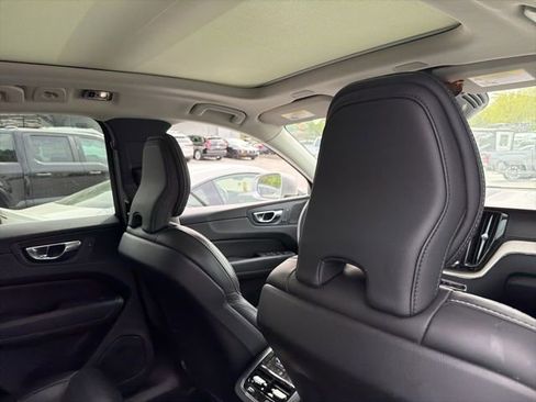 Used 2021 Volvo XC60 T5 Inscription w/ Protection Package Premier image 14