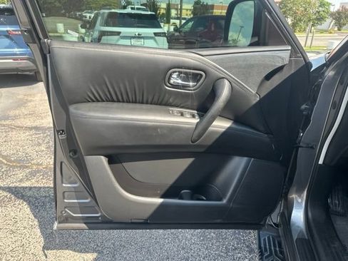 Used 2022 Nissan Armada SV w/ SV Appearance Package RWD image 11