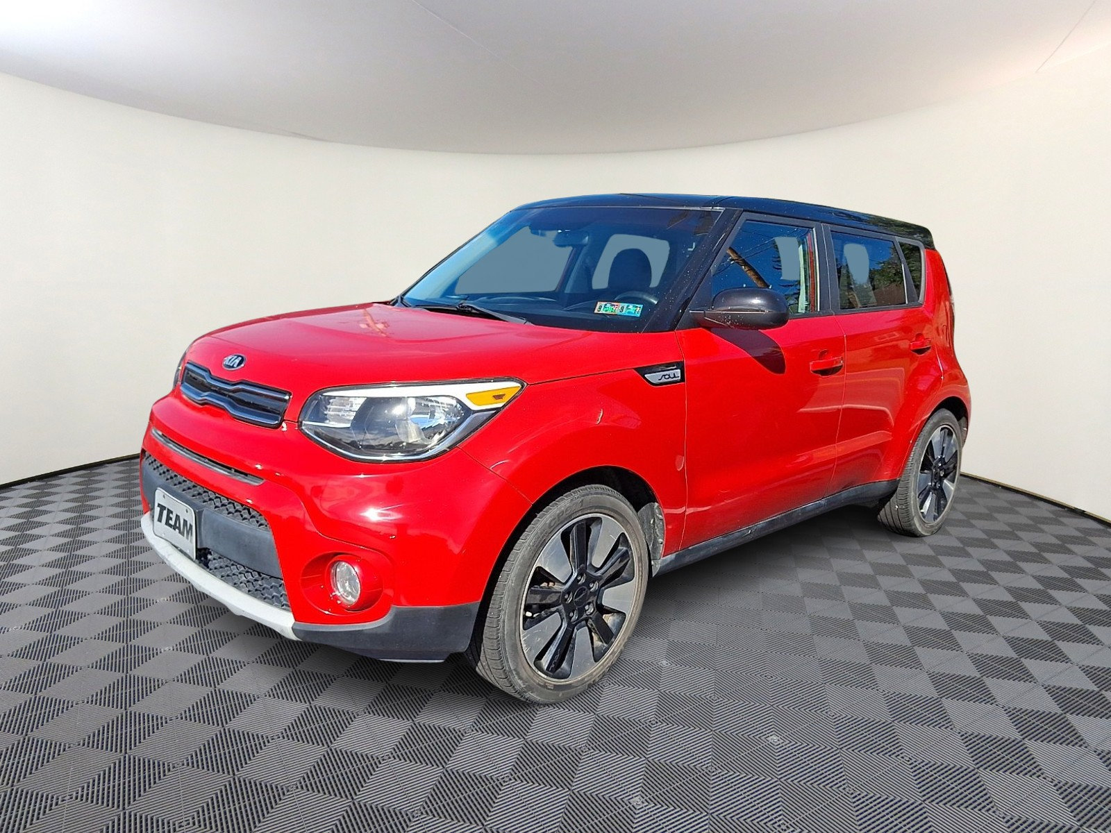 Used 2019 Kia Soul + FWD image 3