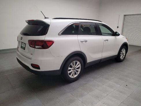 Used 2020 Kia Sorento LX w/ LX I4 Convenience Package image 9