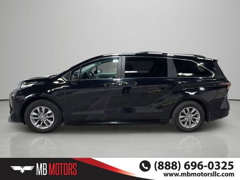 Used 2024 Toyota Sienna LE AWD/4WD image 6