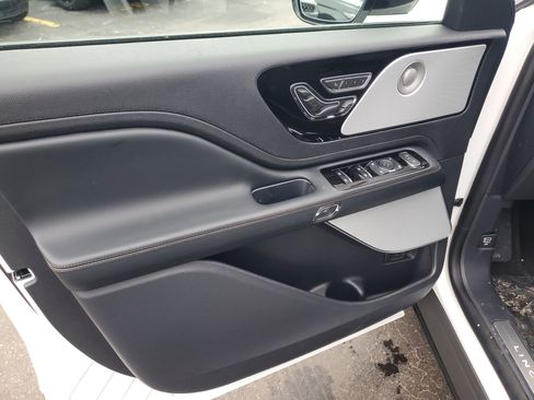 New 2026 Lincoln Aviator Reserve image 8