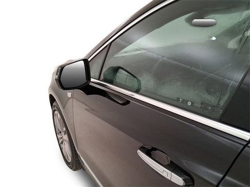 Used 2025 Cadillac XT5 Premium Luxury image 10