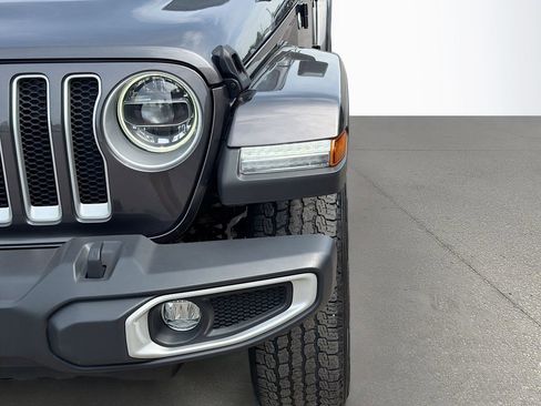 Used 2022 Jeep Wrangler Unlimited Sahara w/ LED Lighting Group AWD/4WD image 10