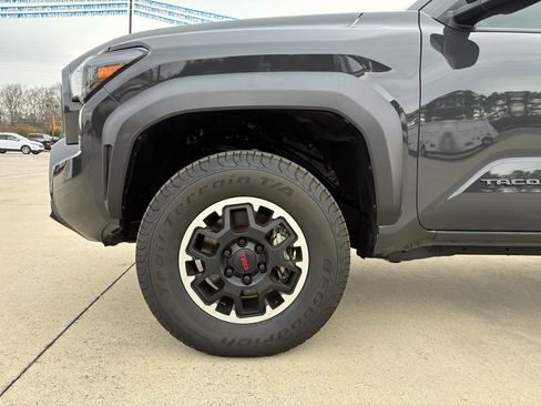 Used 2024 Toyota Tacoma TRD Off-Road image 7